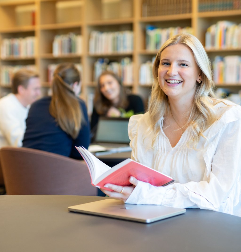 Forside_Studentmiljø_Kalfaret_2025_DSC3175-2