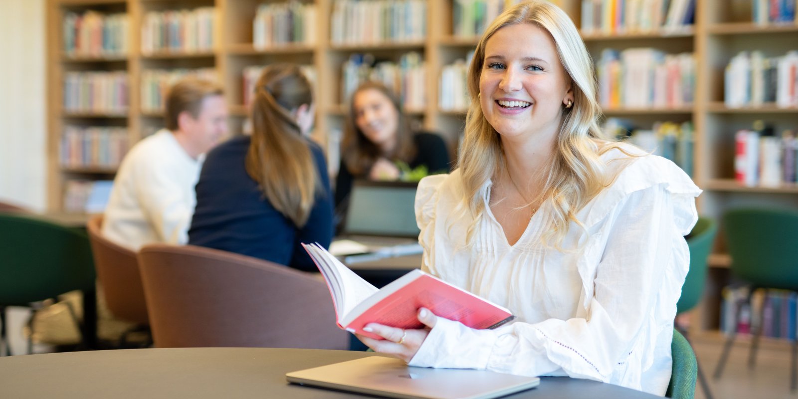 Forside_Studentmiljø_Kalfaret_2025_DSC3175-2