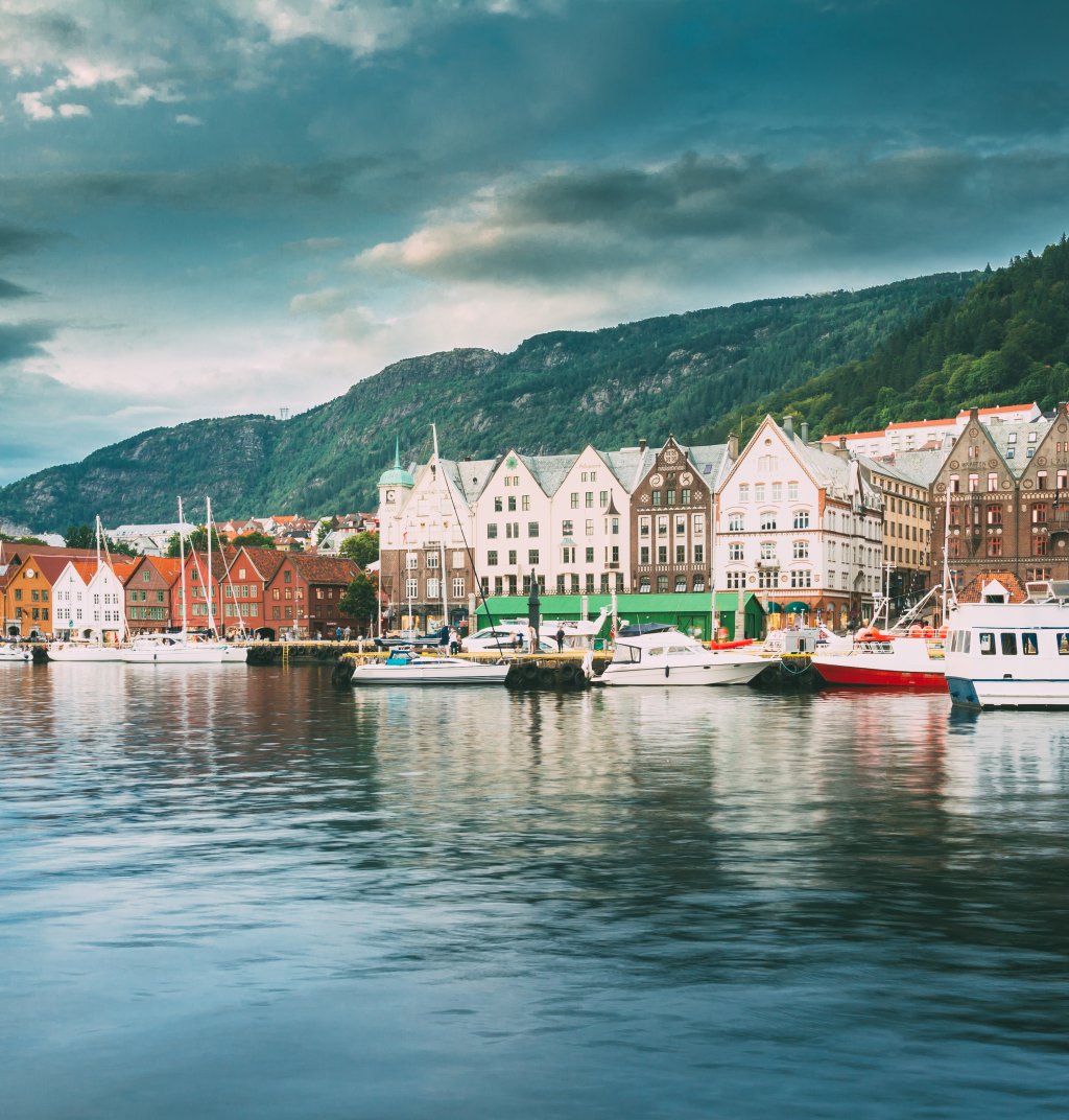 bergen-norway-view-of-historical-architecture-b-2021-08-26-23-05-53-utc