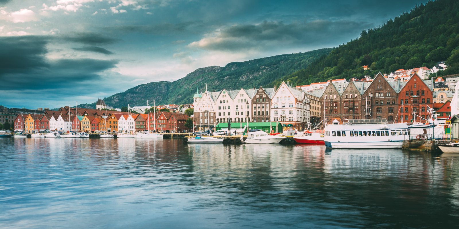 bergen-norway-view-of-historical-architecture-b-2021-08-26-23-05-53-utc