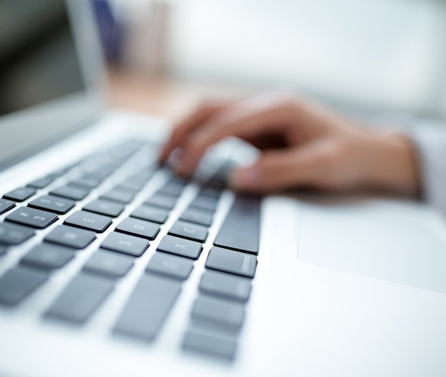 woman-working-on-laptop-2025-03-25-09-51-43-utc