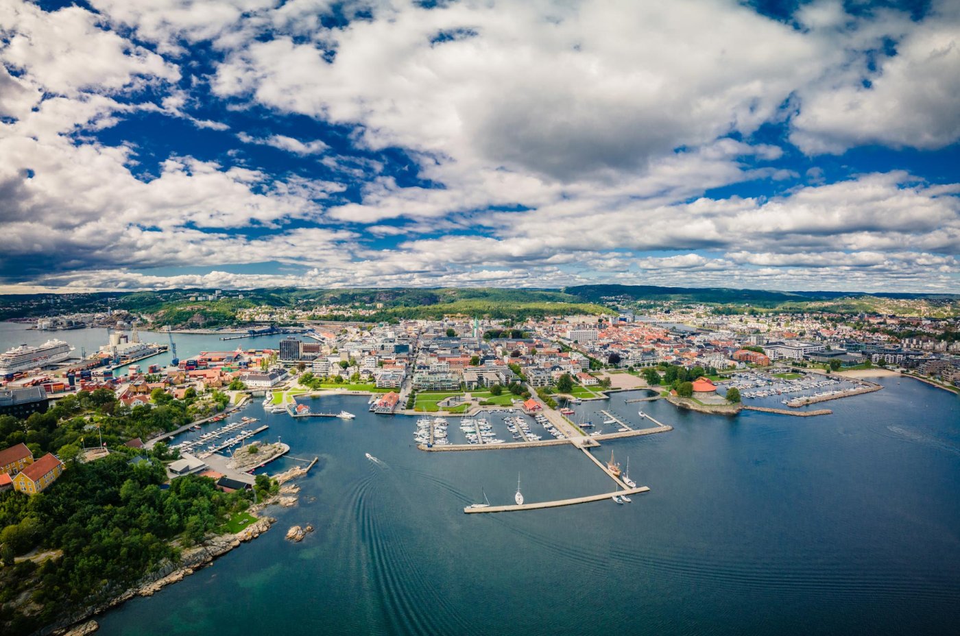 KOMPRIMERT_drone-view-of-kristiansand-and-kvadraturen-from-od-2023-01-27-01-41-25-utc