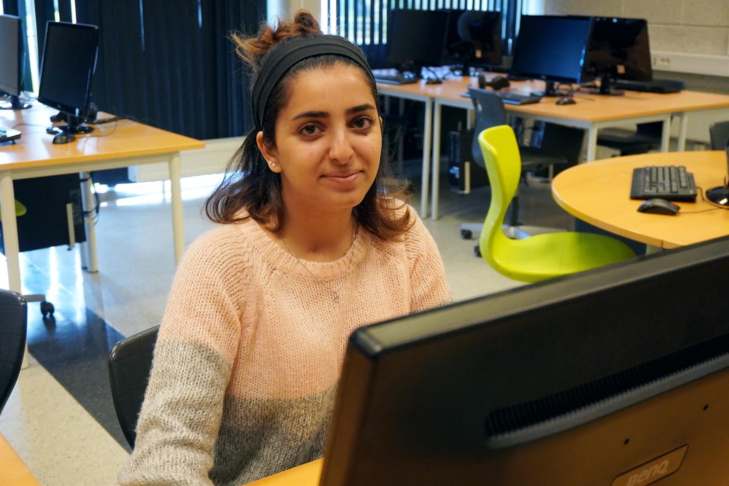 Student Rita Hadib (19) har fullført første året på journalistikkutdanningen i Kristiansand. Hun drømmer om en fremtid i TV-bransjen.
